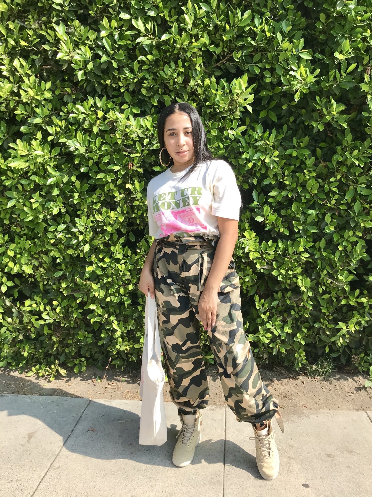 Get Your Money Girl / T-Shirt - Ambition Is The New Pink